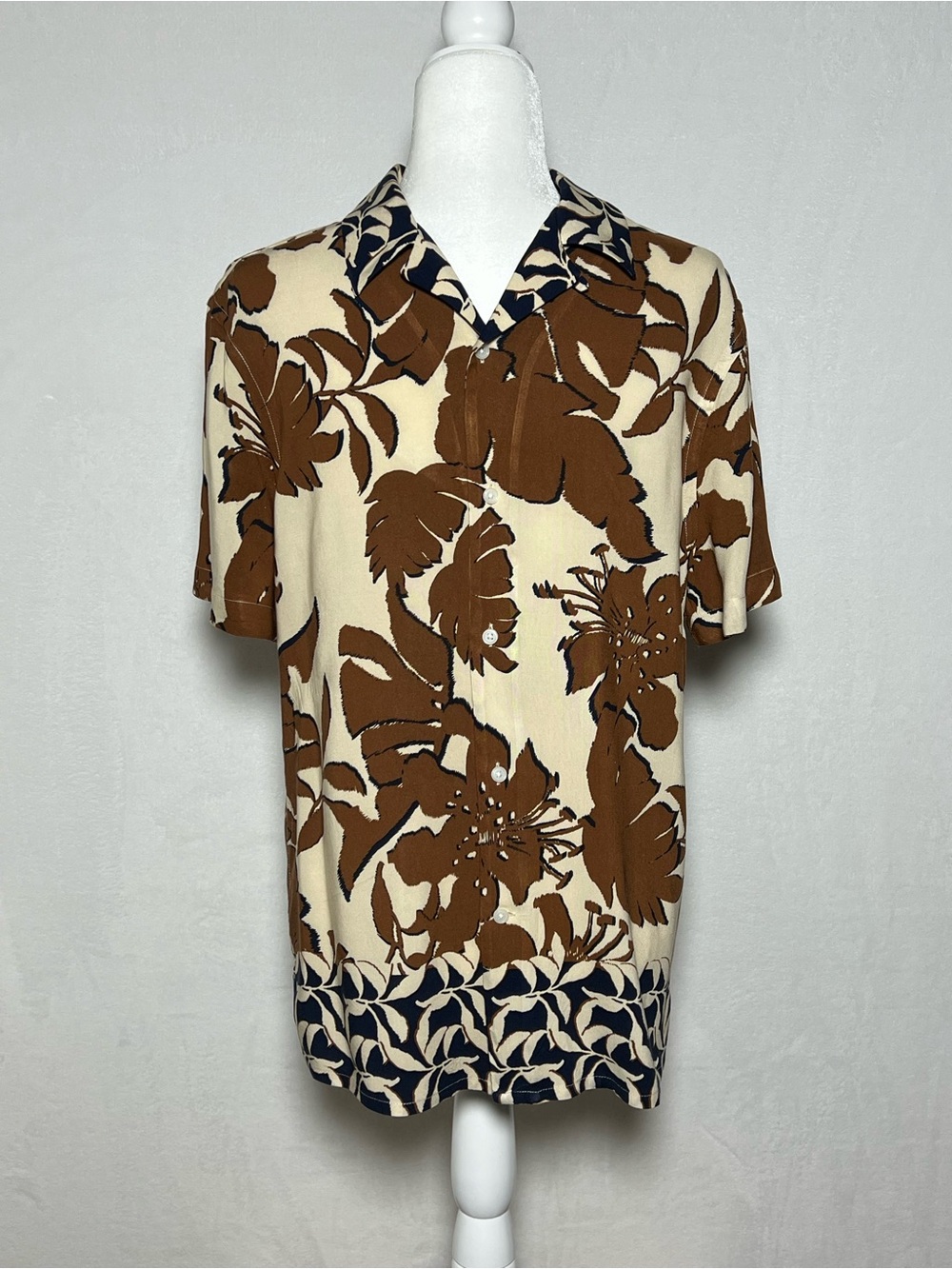 EXPRESS Short Sleeve Button Down Shirt Brown Cream Blue Tropical Print - size S